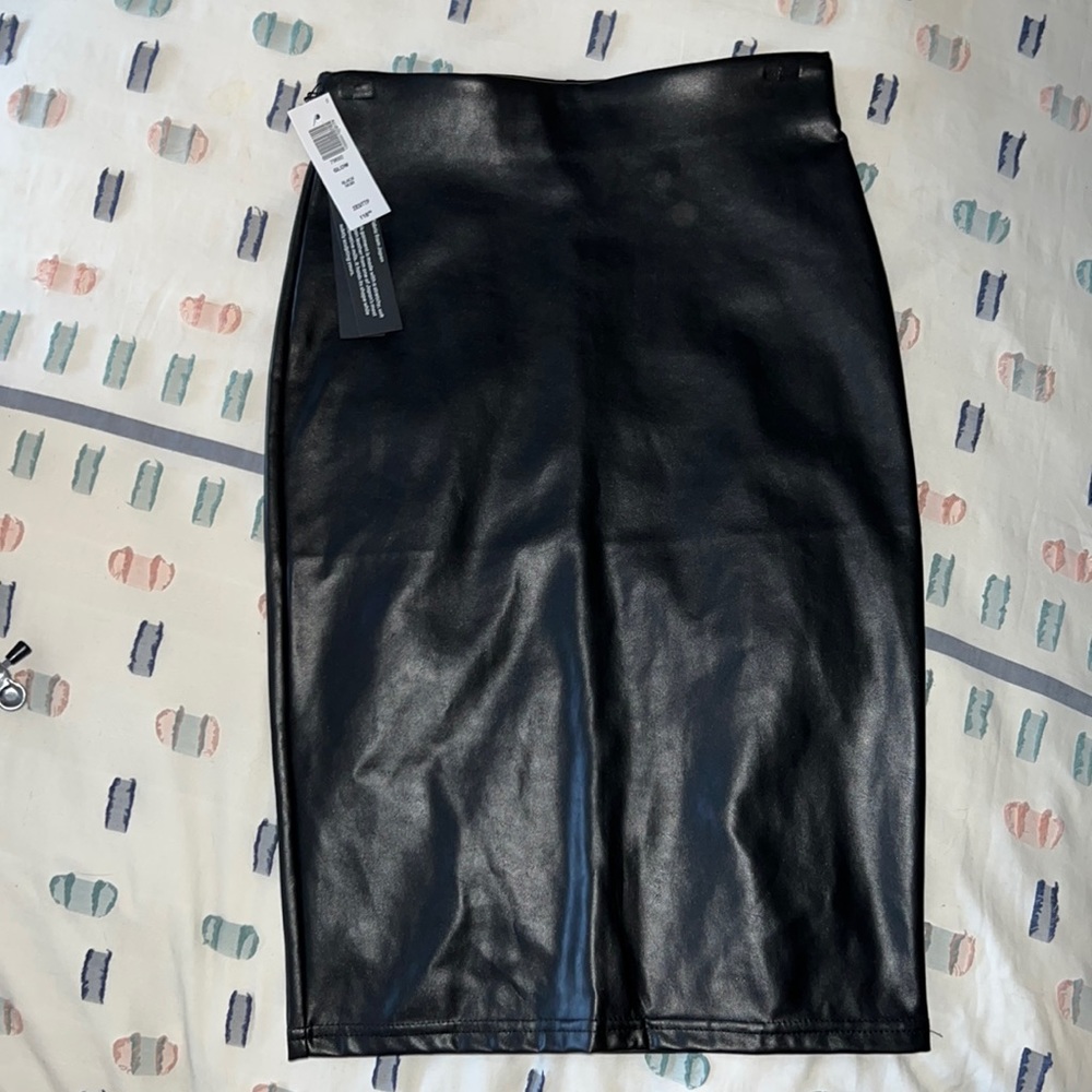 TEN by Babaton faux leather pencil skirt in size 2XS - brand new